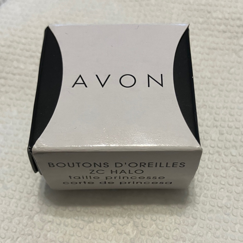 Avon Princess Cut Earrings in Black and White Packaging